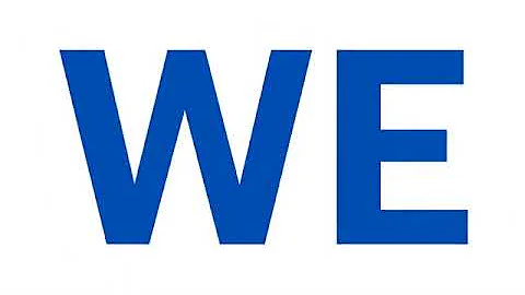 Tour guide freaks out on a glass walk after it ‘cracks’   Daily Mail Online