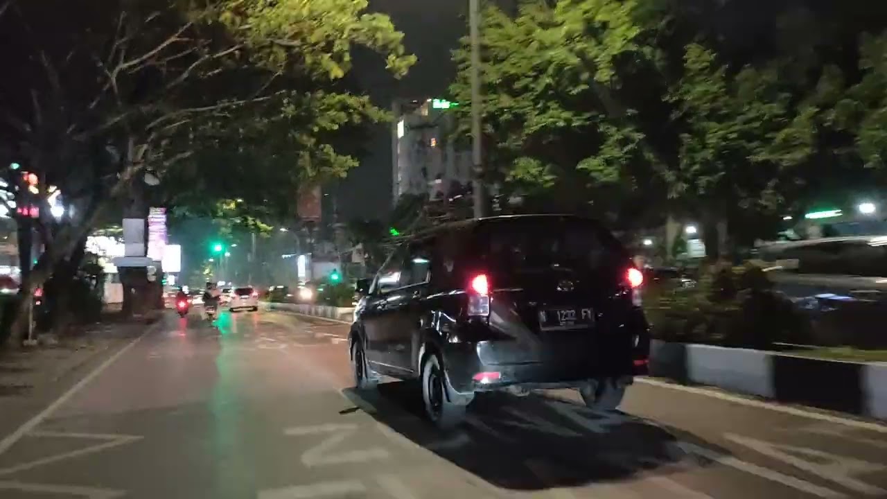 Jalan2 naik becak pak Cokro dari Hotel Atria ke Royal ATK Ciliwung (12 Des 2019).