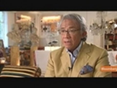 Video: Sir David Tang, imprenditore milionario, socialista, amico di celebrità, vero personaggio, morto a 63 anni