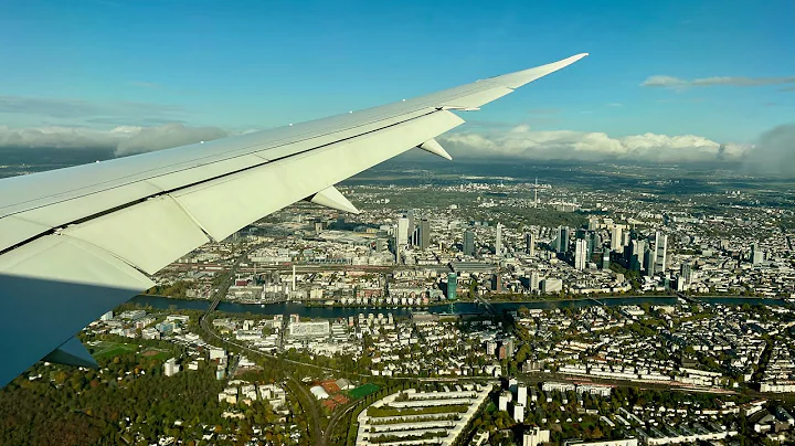 Awesome Skyline Views! Lufthansa Boeing 787-9 landing at Frankfurt