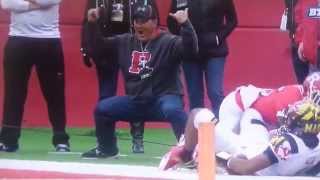 A star is born - Viral video of Rutgers fan shows his stuff!