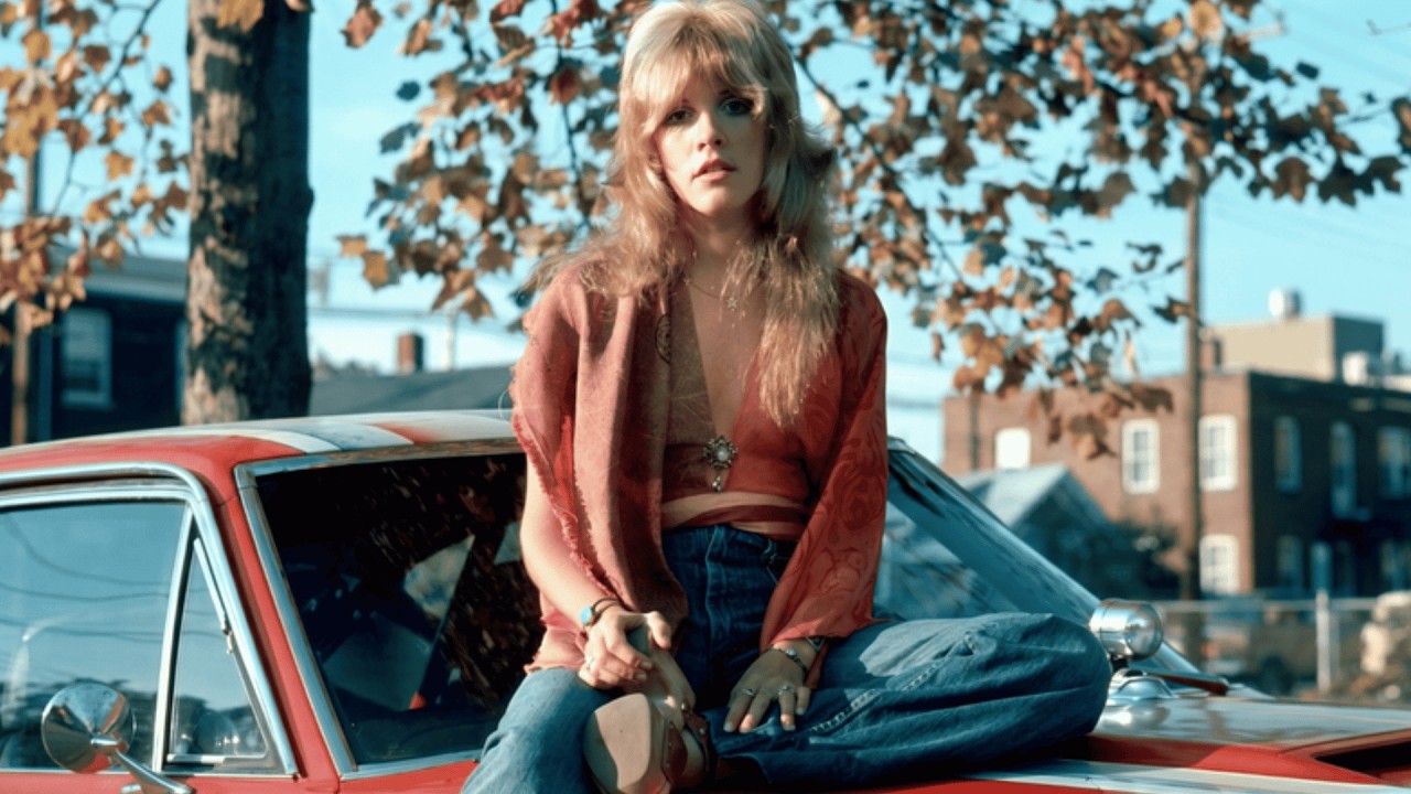 Watch 3 Hours of Fleetwood Mac for Sunset Drives on YouTube Watch 3 Hours of Fleetwood Mac for Sunset Drives on YouTube
