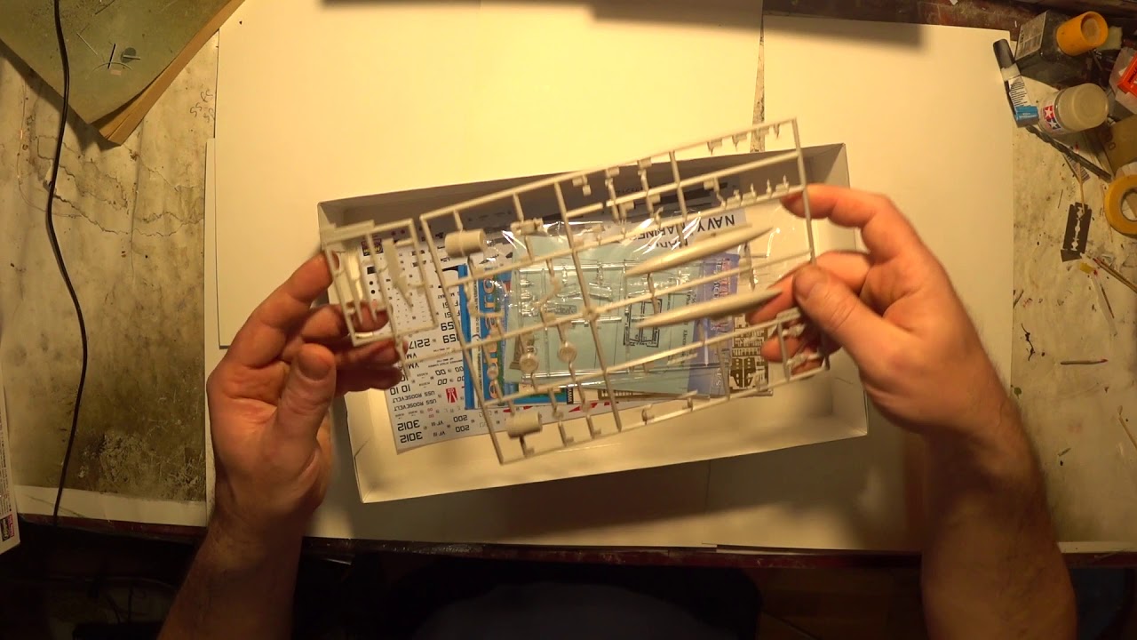 McDonnell F-4B Phantom II | Build model | Part I Open the box |