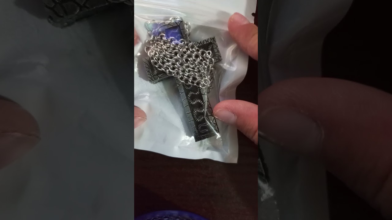 обзор на крест таноса