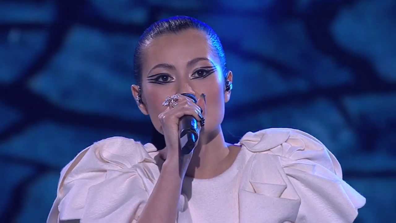 Kiyomi Vella Sings Young Blood: The Voice Australia Season 2 - YouTube