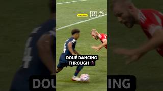 Doué Putting On A Dribbling Mastercl