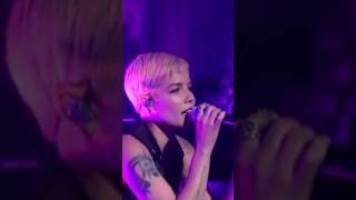 Halsey performs New Americana live #halsey #youtubeshorts #halseylive #newamericana #america