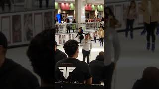 Kim Kardashian and Kanye West in the Galleria #houston #kanyewest #kimkardashian #kardashian #music Resimi