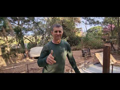 Mangueiro quase pronto , pra engorda dos suínos e nasceram mais leitaozinhos.