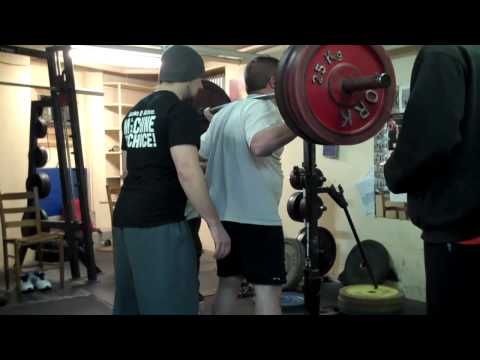 The Machines Raw Powerlifting Team Training for 20...