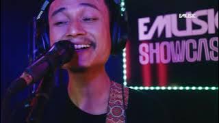 Download lagu Ashareno - Merayu Waktu | Live Session At EMUSIC SHOWCASE