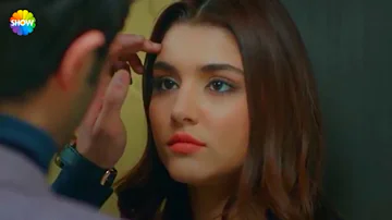 pyaar lafzon mein kahan Romantic scene