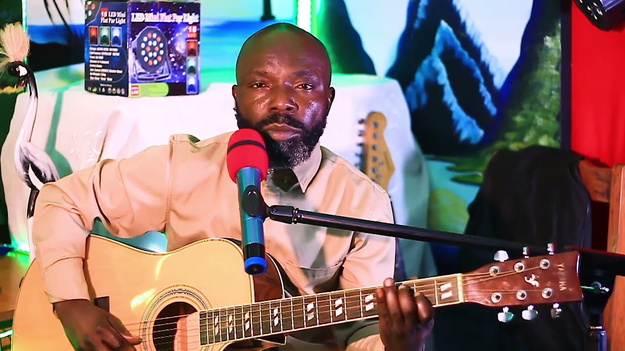 Imyitozo yajyene abanyeshuri bajyitangira kwiga Guitar solo 