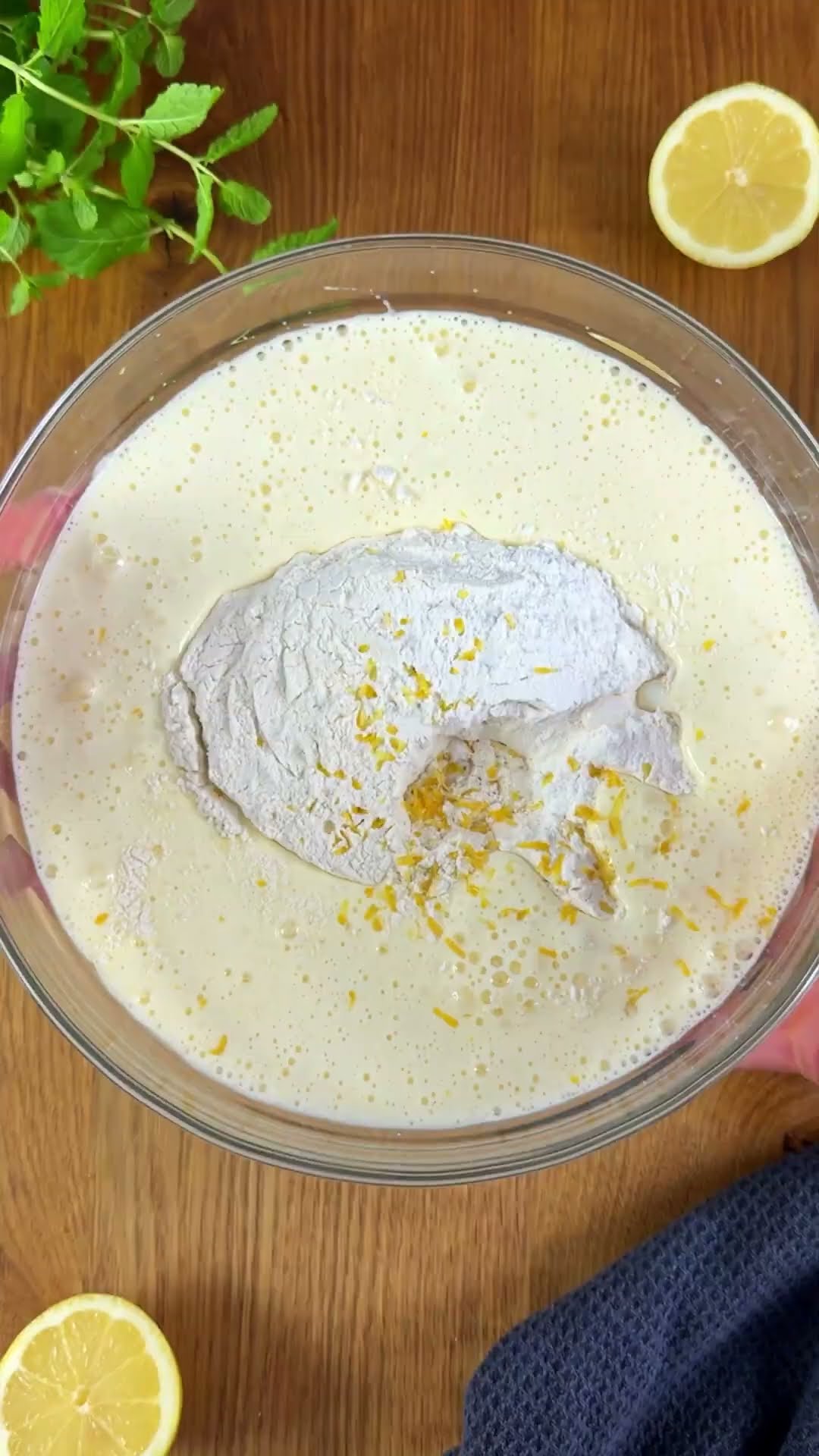 Fluffige Zitronenwaffeln mit erfrischender Zitronencreme &amp; Lemon Curd ...