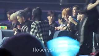 Treasure Yoshi and Straykids Felix interaction at MAMA AWARD 2022 fancam | cr : floscrystallus