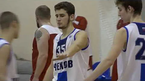 Young basketball player Oleg Kulikov from Russia (...