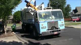 Peterbilt 320/Heil CP Python - Collecting Garbage in Eugene, OR