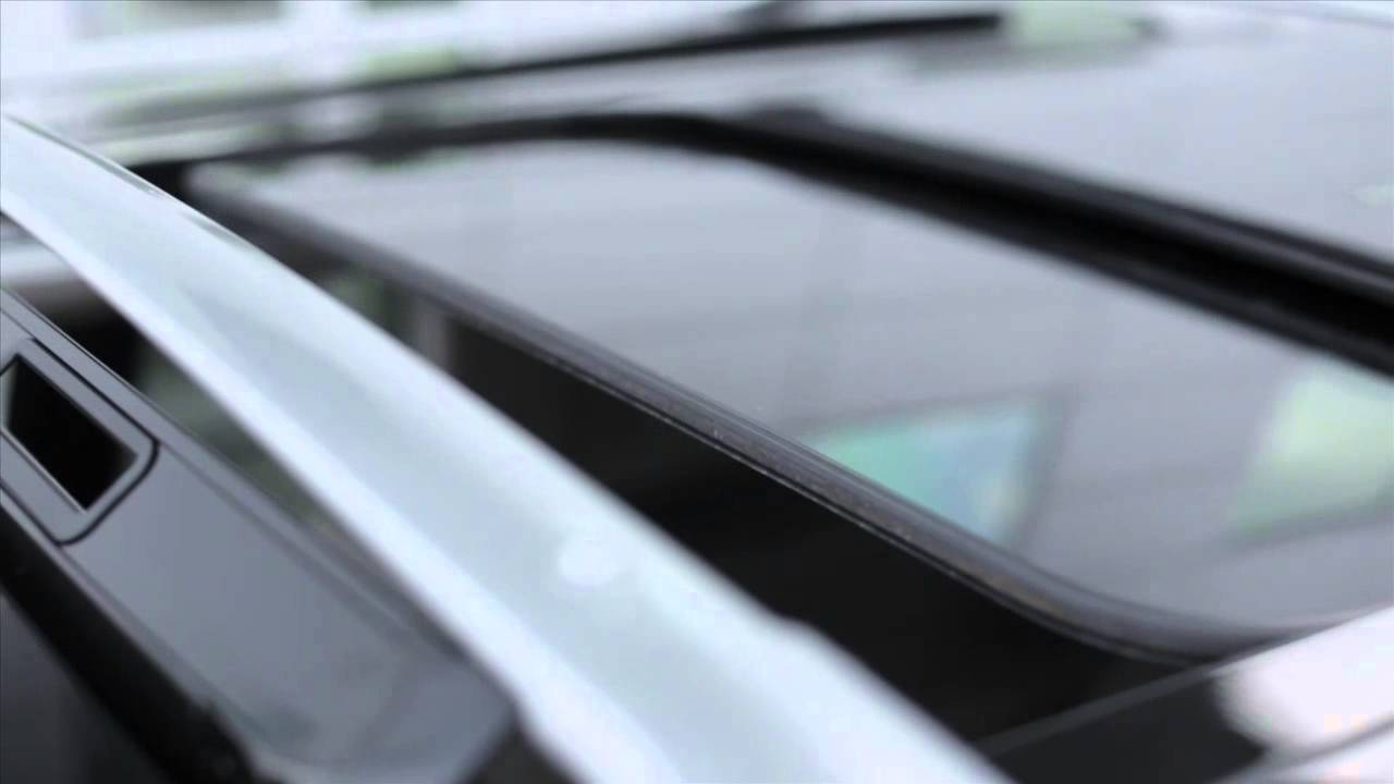 Nissan Maxima: Dual Panel Moonroof (if so equipped) Nissan Maxima: Dual Panel Moonroof (if so equipped)