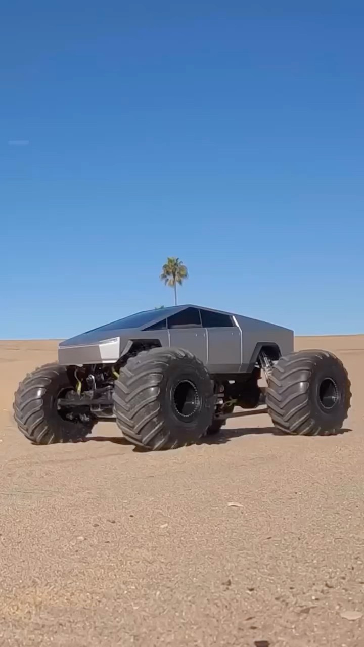 When a Tesla Cybertruck turns into a monster truck ? #tesla #cybertruck #monstertruck