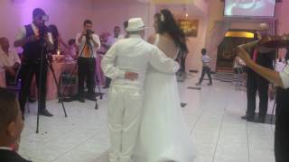 Apresentação De Dança De Mulher & Ana