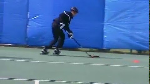 Smarthockey 8.47 Dynamic Progressions Backwards - figure 8 with puck rotation