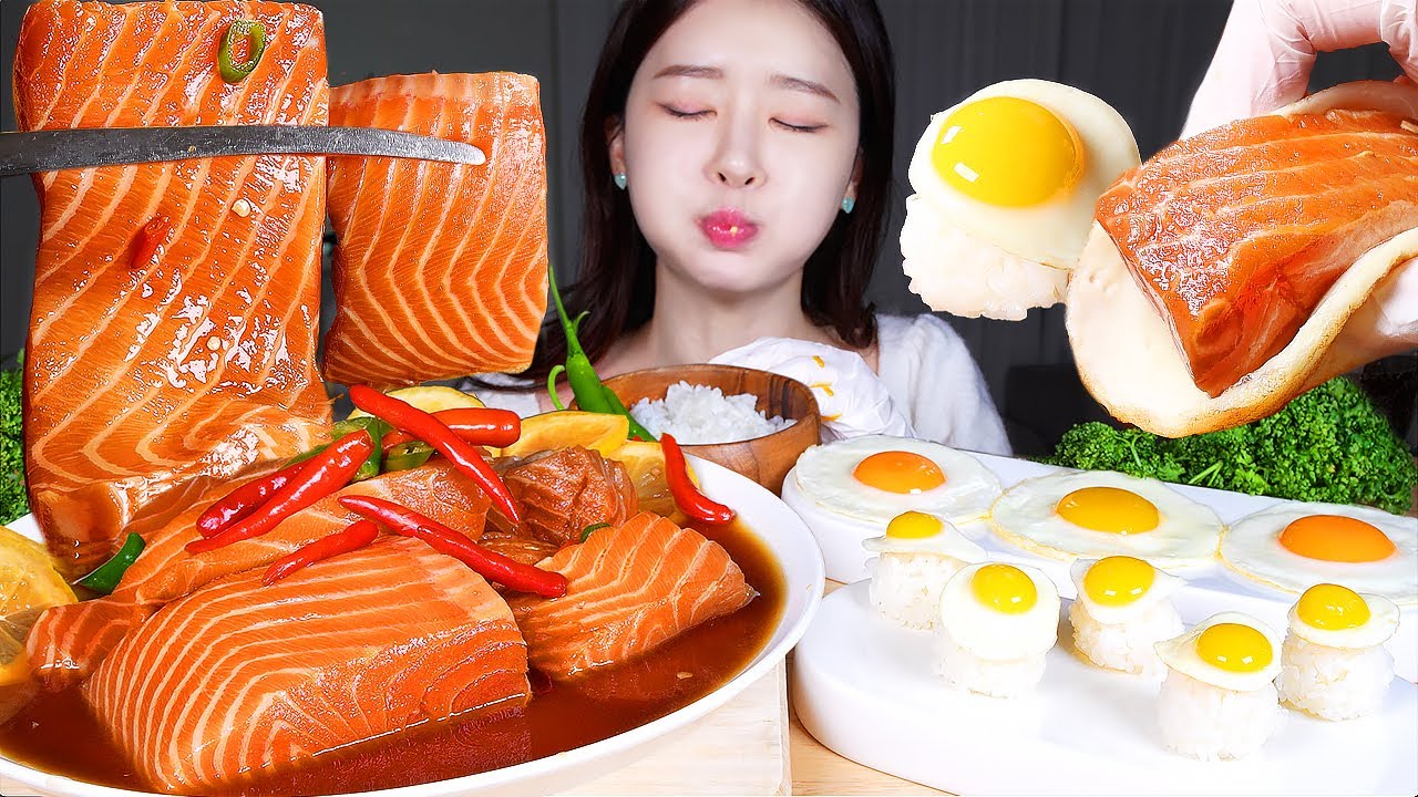 ASMR MUKBANG | Лосось, маринованный в остром соевом соусе 🧡 Рисовые шарики и яичница!