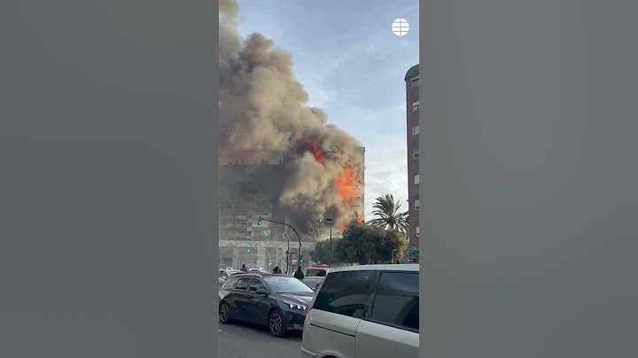 Arde un edificio entero de 14 plantas en Valencia #Incendio #Valencia #Edificio