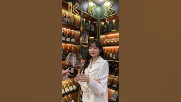 CÁCH CẦM LY CỦA NGƯỜI SÀNH VANG | TheKey Wine