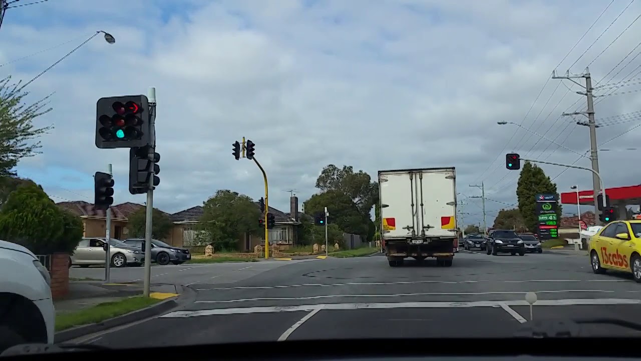 Fit2drive School Safe Driving Roundabout Video 3 different Roundabouts