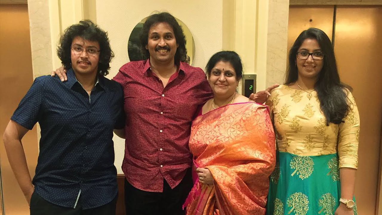 Kumar Bangarappa Family Photos Kannada Actor Kumar Bangarappa Wife