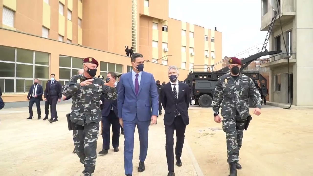 Pedro Sánchez visita el acuartelamiento del GEO en Guadalajara