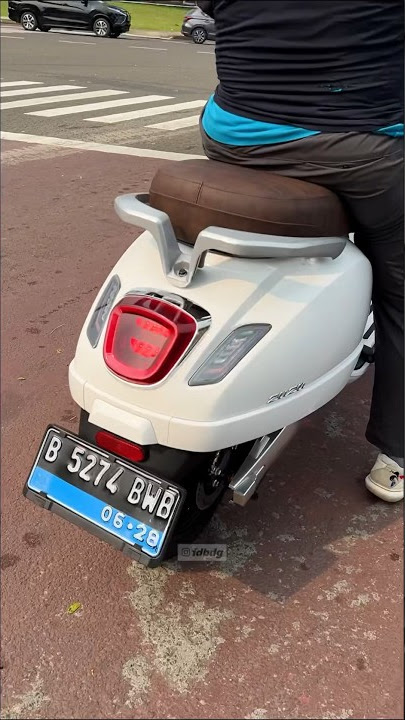 Download lagu Motor listrik Smoot Zuzu mirip banget Vespa 😱