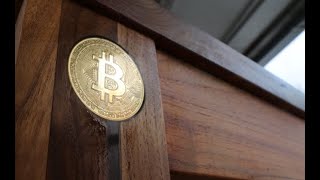 Table with circuit board and bitcoins in epoxy resin by Onrust! 6,062 views 2 years ago 4 minutes, 51 seconds
