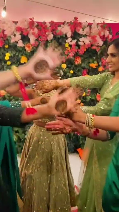 Mehndi Night with my girls 💚 #becomingtheaujlas #desiwedding #wedding