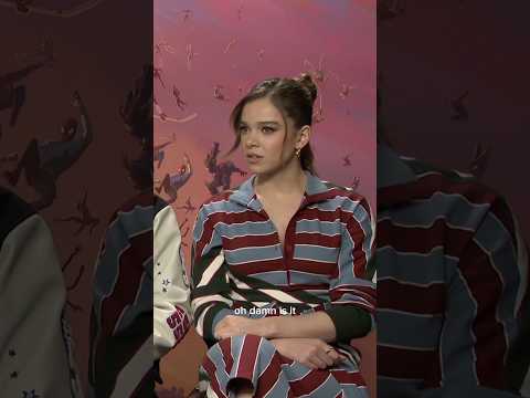 Video: Oliko hailee steinfeld sävelkorkeudessa täydellinen 1?