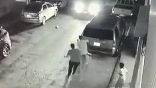 يلعبون كورة وقت الحضر وتسطحت بالشارع شوفوا وش حصل