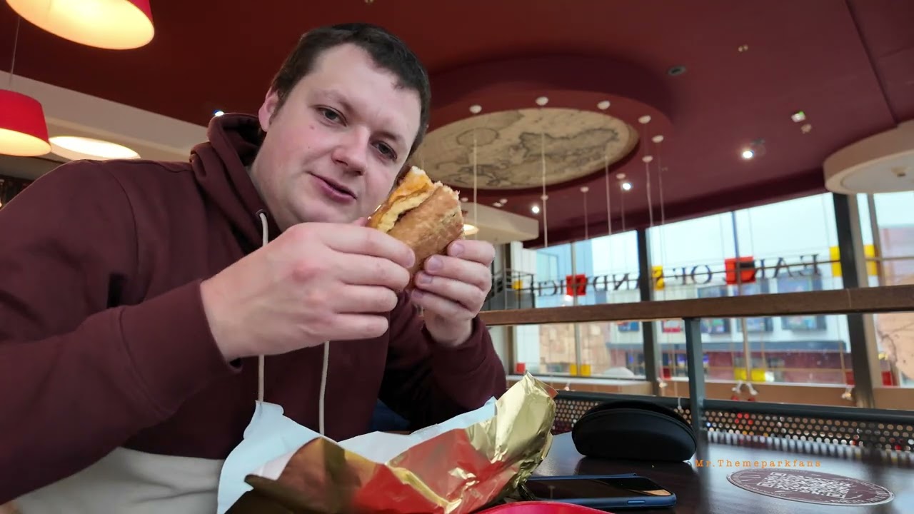 Breakfast Earl of Sandwich Disneyland Parijs. :)