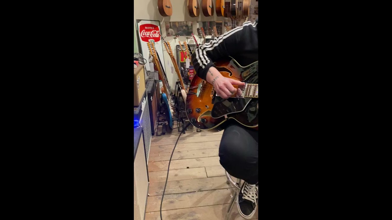 Jazz on an Ibanez Artcore AF75 - YouTube