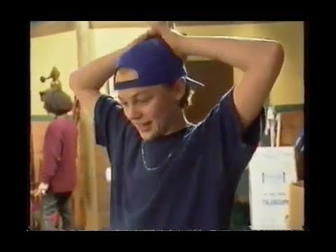 Video: River Phoenix Čistá hodnota: Wiki, ženatý, rodina, svatba, plat, sourozenci