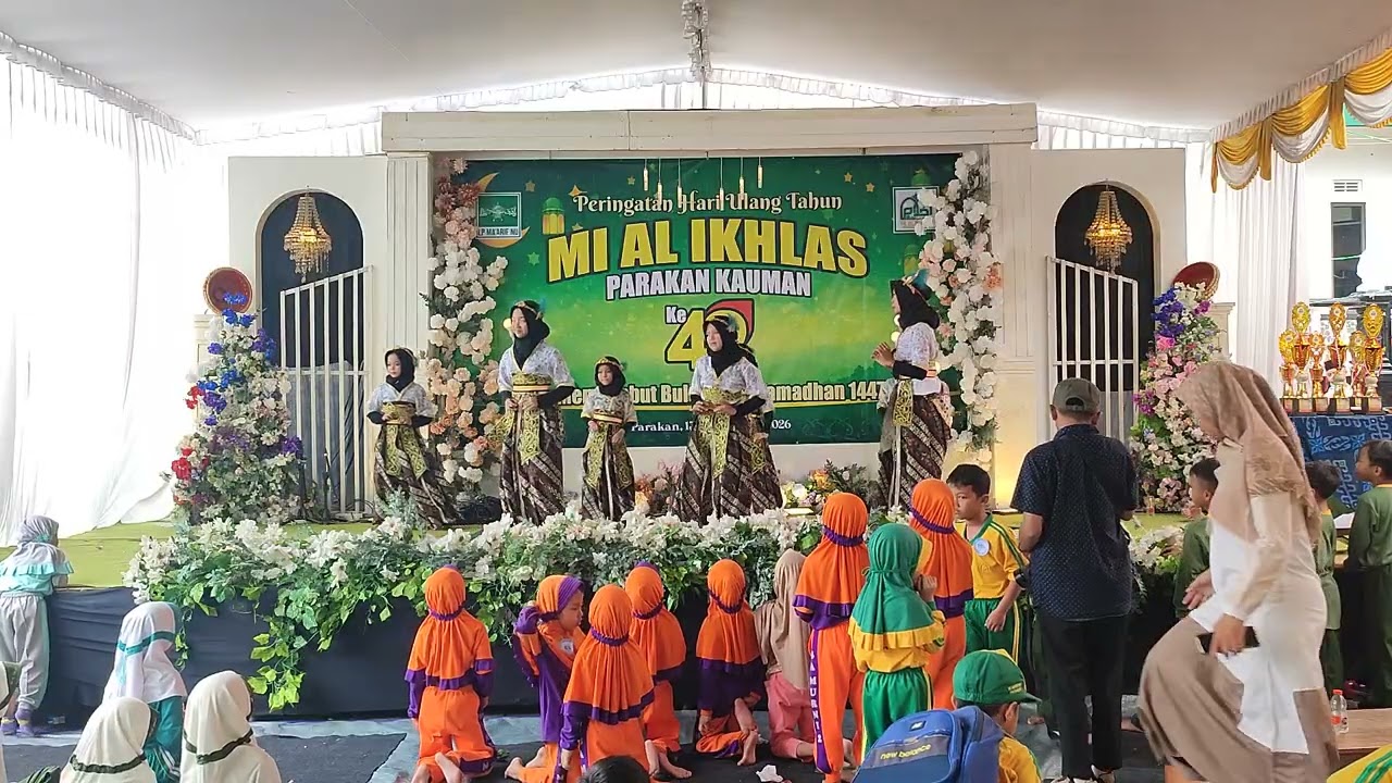 Penampilan Tari I HUT MI Al Ikhlas Ke-49