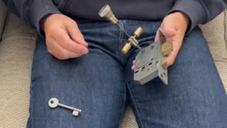 1074. Picking open a Yale 5 lever mortice lock with 5 anti-pick levers at home sitting on the sofa