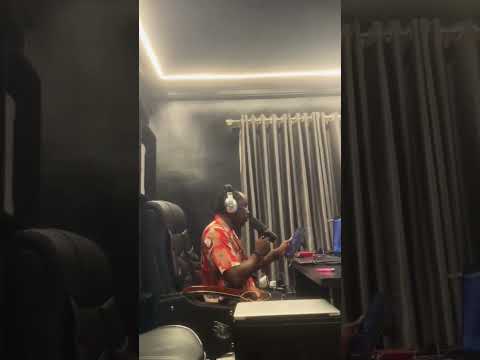 Wizdom Fahad recording his verse for his "WE GOIN HIGHER" ft. @ChukkaReyx & The Emoji 🎙