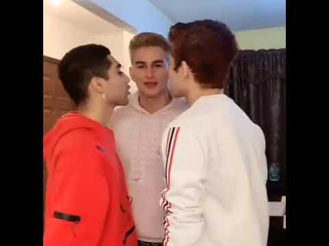 Brincadeira a 3 | Threesome | #Gay | #shorts - YouTube