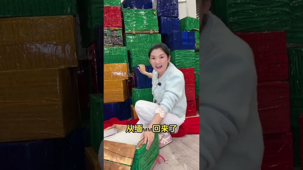 翡翠手镯盛宴，上万条翡翠手镯各种颜色都有 