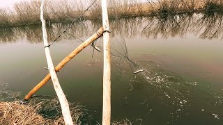 Ловля ЩУКИ КРИВДОЙ в СИБИРИ. Рыбалка на КРИВДУ, так рыбачили мои предки. Рыбалка в Сибири 2022.