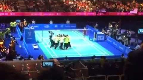 แบตมินตันทีมหญิงไทย ฉลองชัยหลังคว้าเหรียญทอง ซีเกมส์