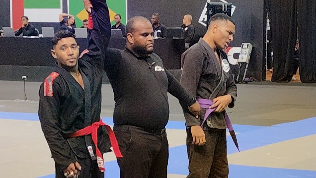 Pedro Messeder ( AJP TOUR) categoria adulto profissional roxa -85 