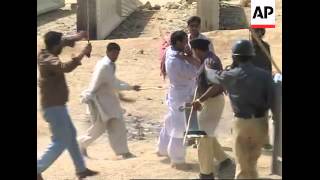 Clashes erupt at anti cartoon protest in Karachi