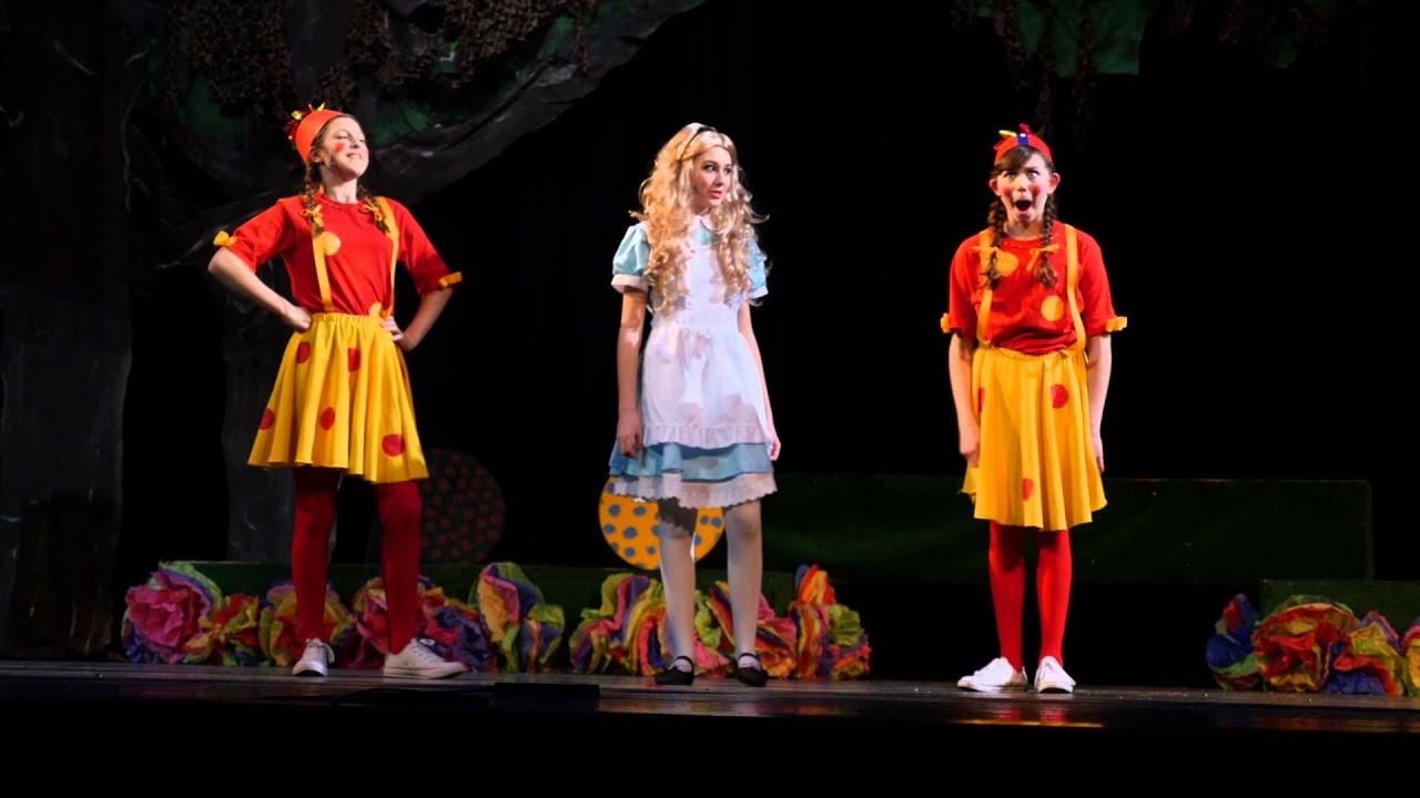 Julia and Sophia as Tweedle Dee and Tweedle Dum