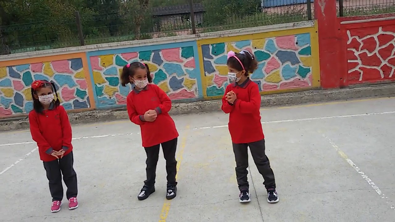 Şükran Öğretmen'den temassız tanışma oyunu